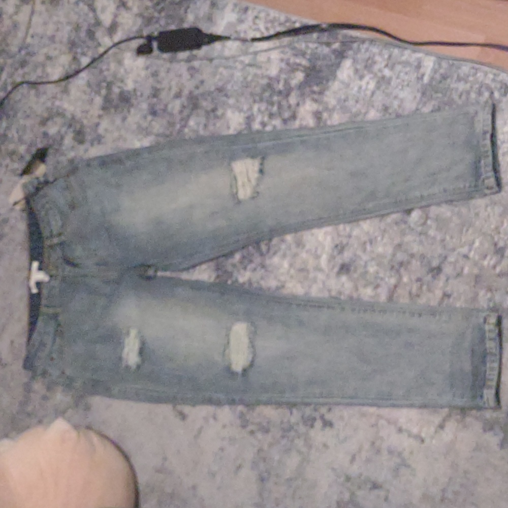 NWT Forever 21 Contemporary | Distressed Jeans